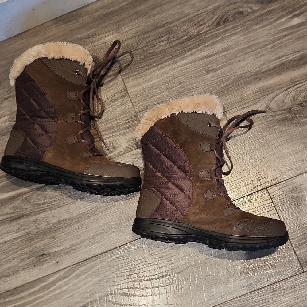EUC Columbia BL 1581-232 Women's Lined Brown Laced Boots Sz 8